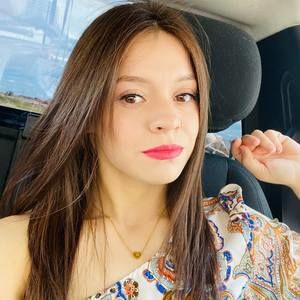 Meet your Posher, Alejandra